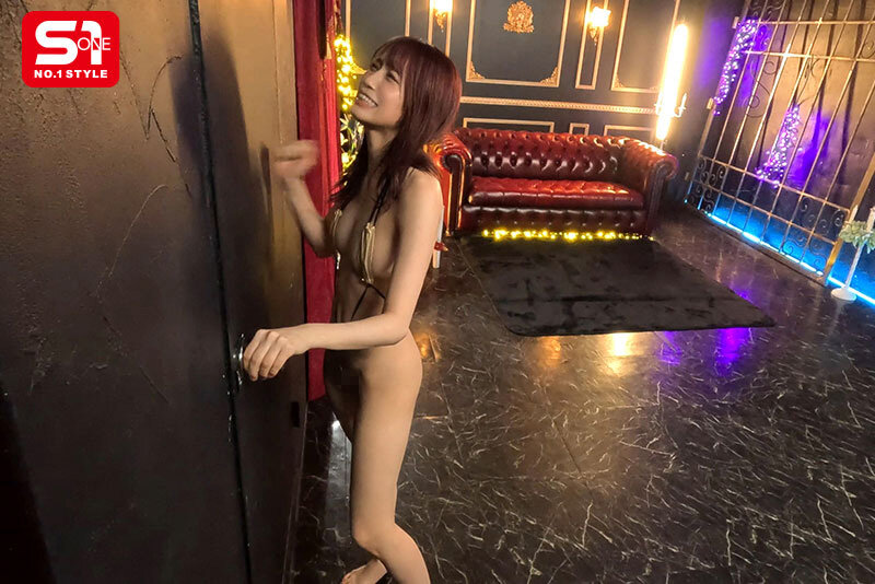 ガチムチ男まみれのおま●こイカセ部屋に10時間とじ込められたプチカワ少女 未歩なな 1枚目