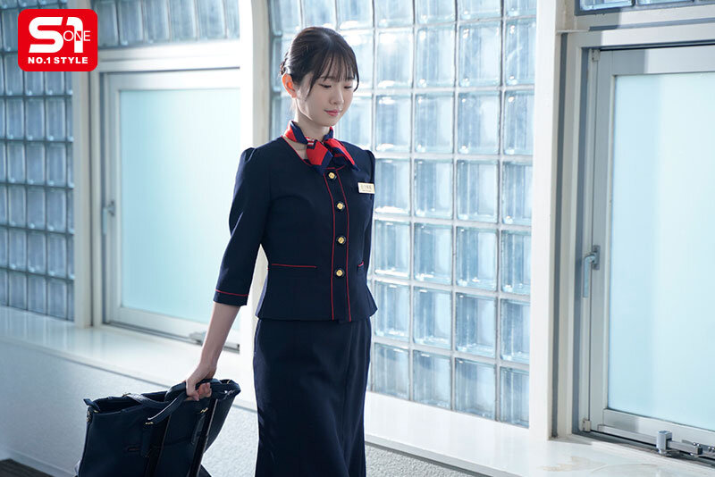 スレンダーな新人CAが巨漢クレーマーに犯●れ、心壊れ、肉オナホと化した後に… マ●コが極太ペニスに馴染んできてあり得ないほどイキまくった。 白上咲花