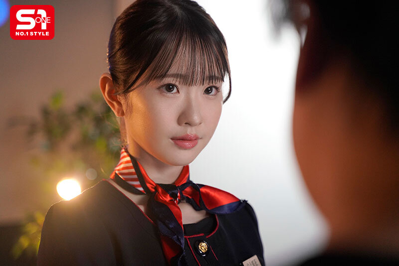 スレンダーな新人CAが巨漢クレーマーに犯●れ、心壊れ、肉オナホと化した後に… マ●コが極太ペニスに馴染んできてあり得ないほどイキまくった。 白上咲花
