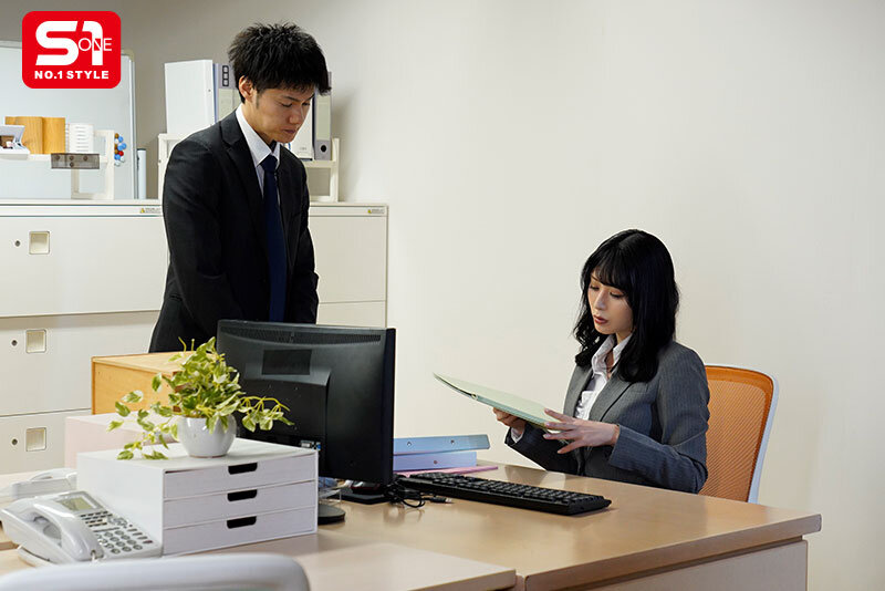 美人上司と愛妻家の僕、同じ部屋でベッドはひとつ。朝まで搾り尽くされた出張先NTR相部屋 金松季歩 1枚目