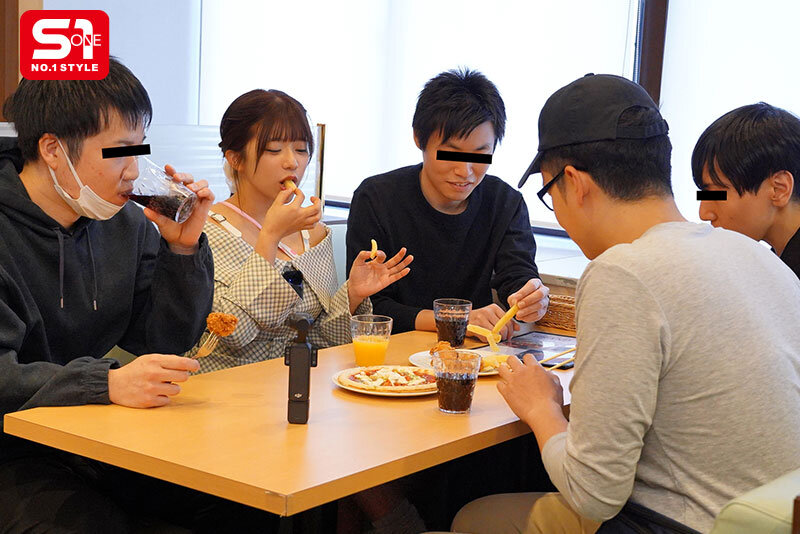 オタク好きの‘川越にこ’がアキバの一般男性達を翻弄誘惑で好きにさせてAV出演交渉、そしてSEX!計10発キュンキュンヌキヌキさせちゃったAV界のあざと女王、逆ナンパ7日間ドキュメント 4枚目