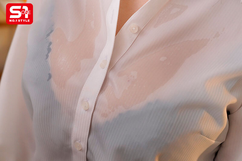大きな谷間とゆるゆるのキャミソールからモロ見えする乳輪に、俺の理性崩壊。終電なくなり部下の家に誘われた夜の無防備誘惑NTR 南沢海香