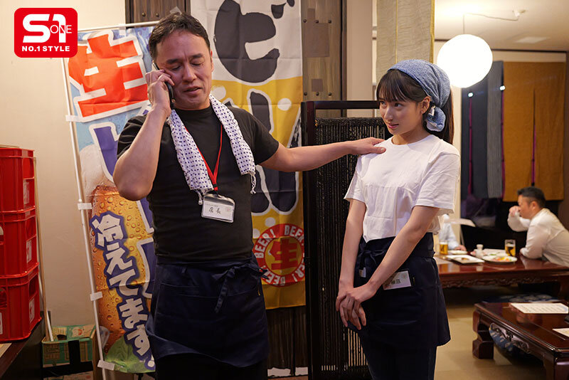 終電逃してセクハラ店長とまさかの相部屋…朝まで続くキモい性交に不覚にも感じてしまった汚れを知らないバイトちゃん 榊原萌 画像3