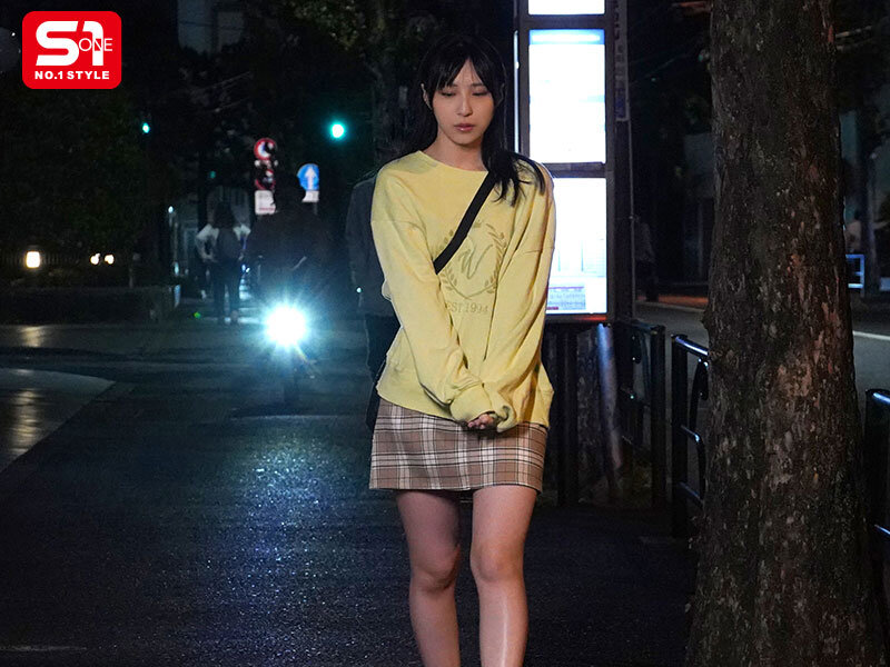 バイト先店長と女子大生は終電を逃し…ホテルで甘く切ない濃厚性交に溺れてしまいました。イケナイ純愛相部屋NTR 新木希空 画像4