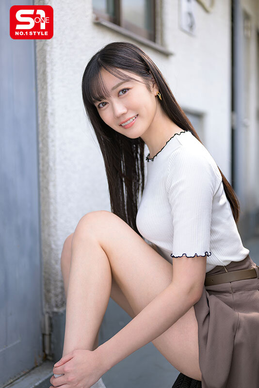 毎日アパートの廊下ですれ違う清楚可憐な女子大生の裏顔は大量媚薬に漬けられたガンギマリ発情娘 明日葉みつは 1枚目