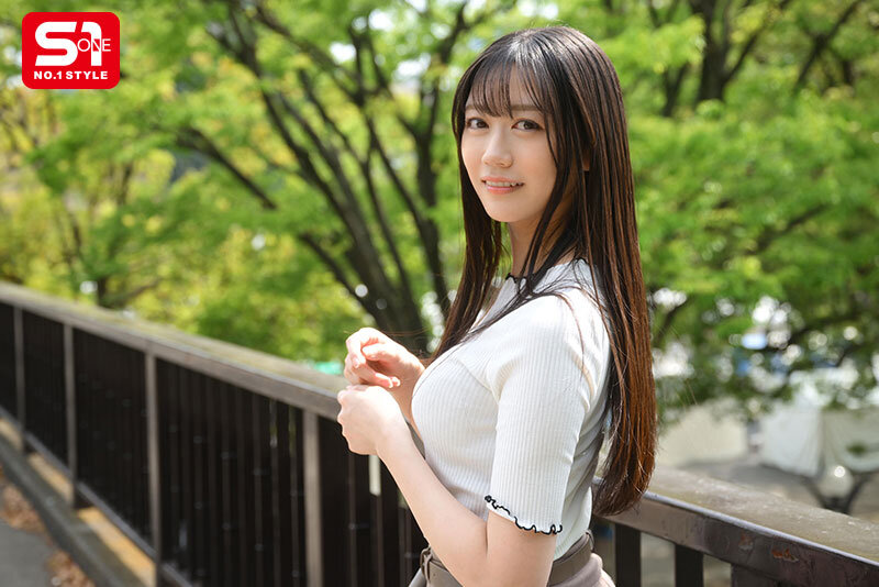 毎日アパートの廊下ですれ違う清楚可憐な女子大生の裏顔は大量媚薬に漬けられたガンギマリ発情娘 明日葉みつは