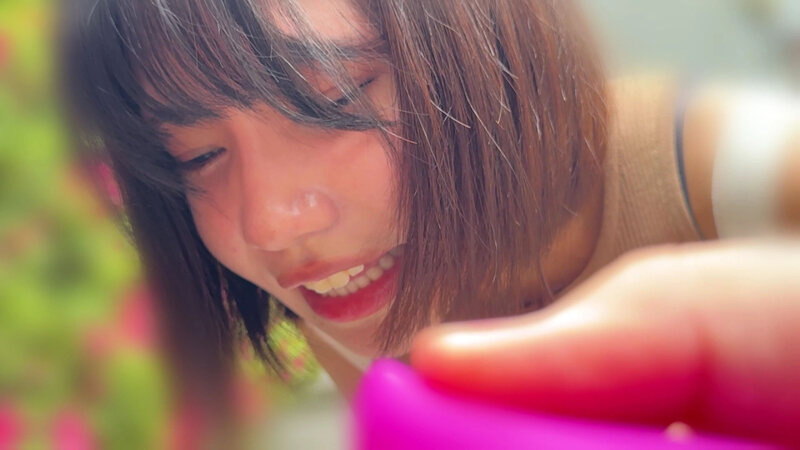 人妻リモバイ羞恥 野外デートでガクブルしながら何度も公然わいせつイキする奥様 梅田みなみ