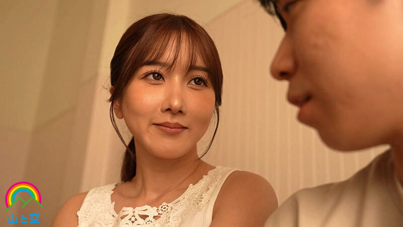 留守中の彼女の代りに家事手伝いに来てくれた彼女のお姉さんがエロ尻誘惑してくるので堪らず… 大槻ひびき 画像1