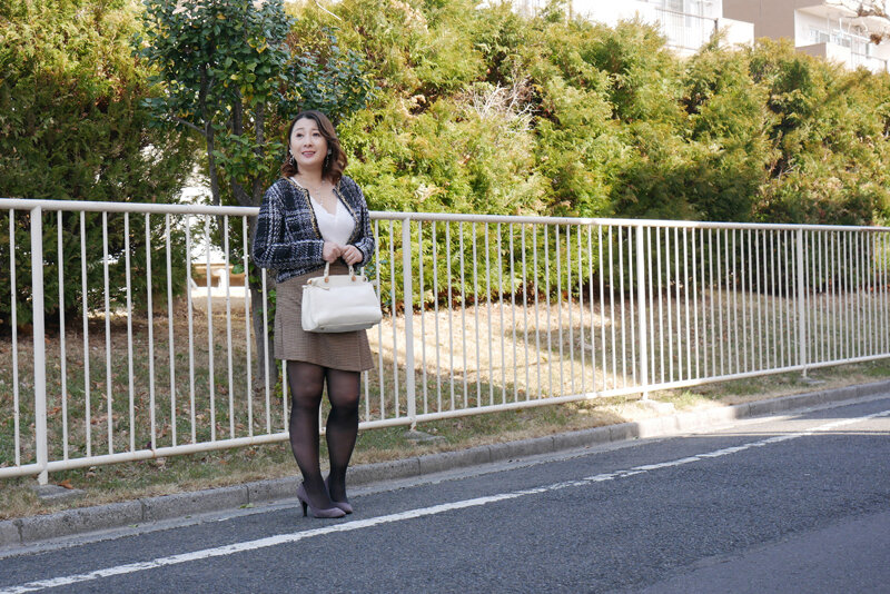 「立ちんぼ妻」 B級熟女 きりえ43歳 1枚目