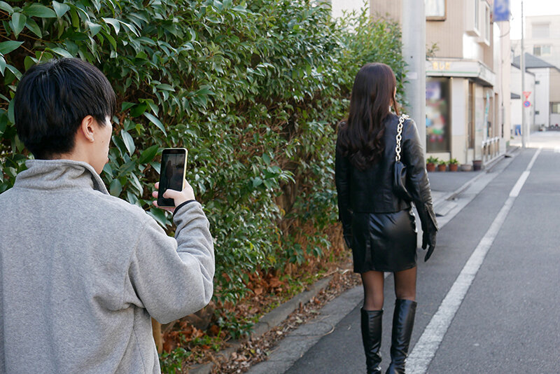 全身レザーのブーツの美魔女を盗撮していたら見つかって性処理ペットに躾けられた僕 通野未帆 サンプル