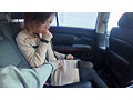 僕とおちんちんのついている彼女の一日、車でデート 鈴白めいか サンプル画像1