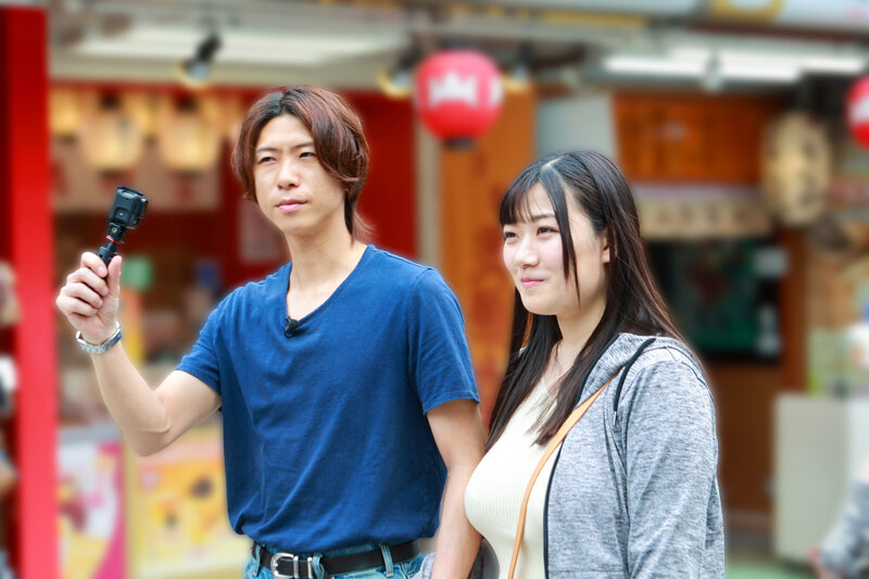 天然爆乳田舎娘のノーブラ東京観光～えなちゃん（Kカップ・103cm） 小梅えな