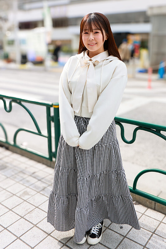 天然桃尻田舎娘のノーパン東京観光～ももなちゃん（ヒップ95cm） 桜庭ももな サンプル