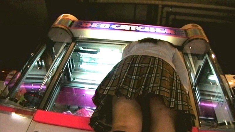 (tttb00066)[TTTB-066]Peep shots from a UFO catcher - Only the tenderest asses, well suited to T-backs. 6 Download sample_big