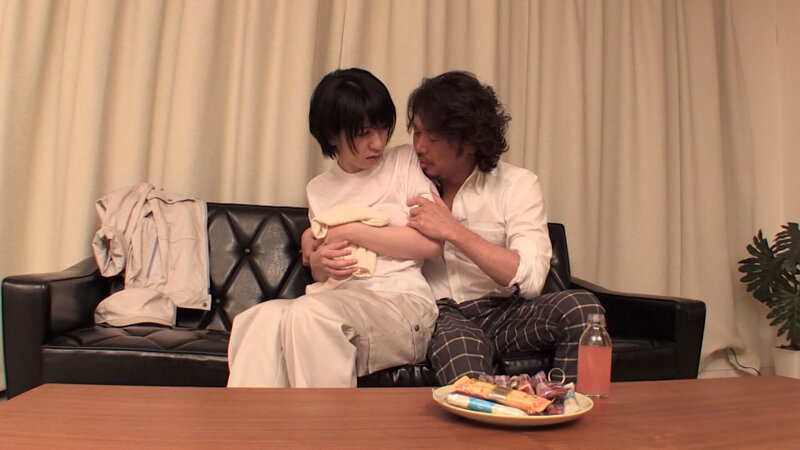 働く女性の姿がエロすぎてあの手この手で中出しセックス!(UMSO-155jo01) 画像4