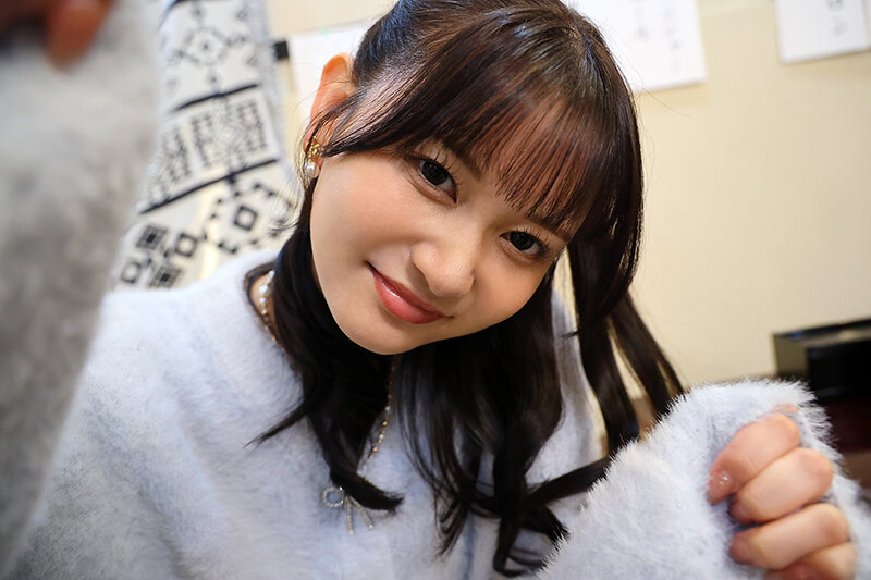 サッカー番組で大人気!同じテレビ局で働く幼馴染のキャスターが週刊誌にすっぱ抜かれた!僕が最初に好きだったのに(BSS)、実はサッカー選手やプロデューサーと誰とでも寝るただのヤリマンで、、、 静河 画像10