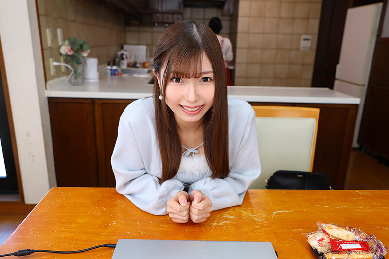 【VR】【8K VR】「お姉ちゃんのこと忘れて私のおま〇この事だけ考えて?」彼女の妹に囁き淫語で誘惑され何回も中出しさせてくる小悪魔妹 みゆ 4枚目