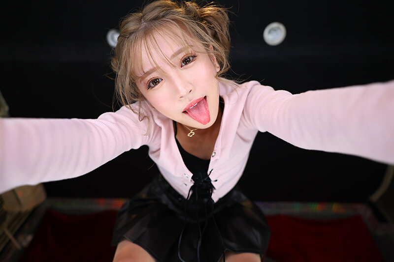 【VR】【8K VR】超天井特化JOI!トロ甘イジワルSギャルに圧迫見下ろしされながら、淫語交じりの淫靡手コキ×濃蜜フェラ×ヌチュクチュ密着騎乗位でエンドレス射精管理されちゃえ! 小那海あや 2枚目