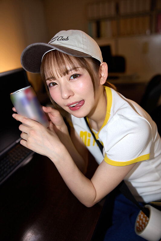 【VR】【8K VR】いつも応援してくれる後輩のボーイッシュADと会社でサシ飲み午前2時。この後、密着ハグして唇腫れるほどベロキスしたし、ゴムも付けずに滅茶苦茶中出しセックスした。 めいさちゃん 2枚目