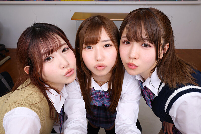 【VR】【8K】学園祭の出し物はドキドキ告白体験!クラスの可愛い美少女J系トリオから三者三様の告白をされ身体も心も全て完堕ちさせられる! 1枚目