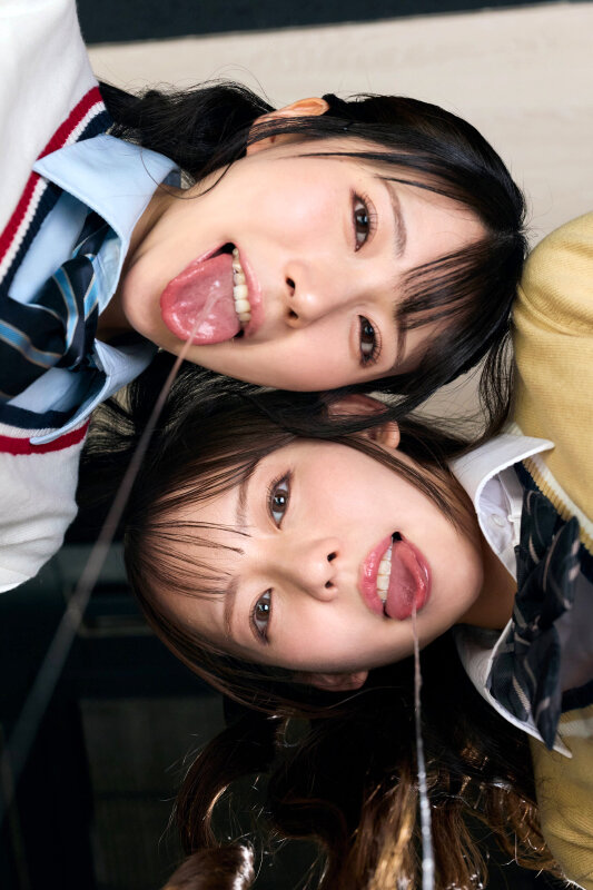 【VR】【8K】追い込むようなつゆだくベロチュウと窒息責めで脳がトロけるまで快楽漬けにされる小悪魔J系コンビの放課後呼吸管理ヘルス 西元めいさ・皆月ひかる 5枚目