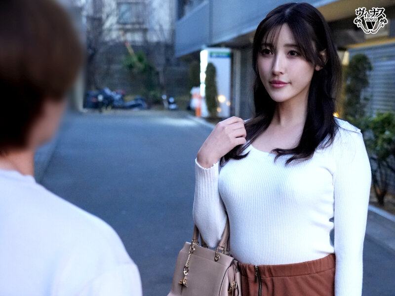 バイト先で働く美しい人妻を家に連れ込み中出しセックス 森沢かな 3枚目