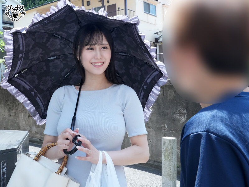 バイト先で働く美しい人妻を家に連れ込み中出しセックス 雨宮ひびき