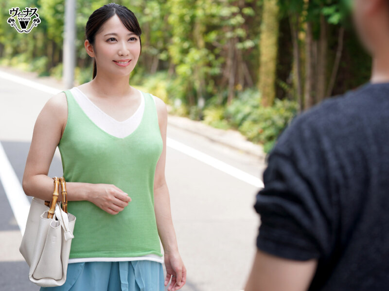 バイト先で働く美しい人妻を家に連れ込み中出しセックス 東ふうか 画像3