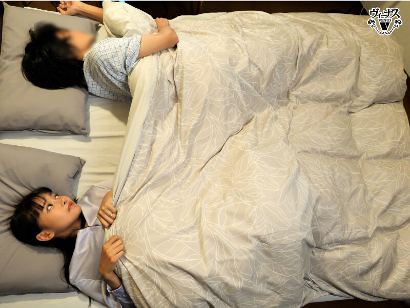 私は性的欲求が高まっていた―。以前に勤務していた学校で担任をしていた男子生徒を自宅に招き入れ淫行した人妻教師 蜂羽レム 画像7