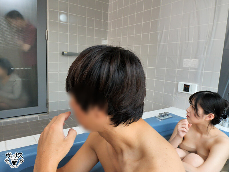 社内一キレイな先輩女子が早く結婚しろとうるさい両親を安心させるために恋人のフリを頼んだ後輩男子と実家に行ったら中出しセックスするハメに…何度もイカされて本当に好きになっちゃった 雨宮ひびき 画像6