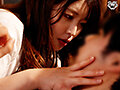 激しいキスが母を淫らにする!濃厚接吻でスイッチの入った肉体がイク瞬間まで息子を離さない口淫中出し相姦 新村あかり (DOD) サンプル画像1