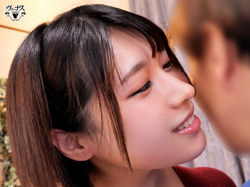 「見つめすぎ！そんなに私のおっぱい気になるの？」巨乳の叔母が僕を誘惑する耳元の囁きと密着セックス 白雪美月 画像4