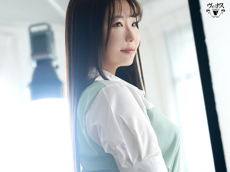 本物素人妻AV Debut！！青春を音楽に捧げた遅咲きの清楚美人妻は今が全盛期 快楽に貪欲にイキ乱れ狂い咲く 槻本あすか サンプル