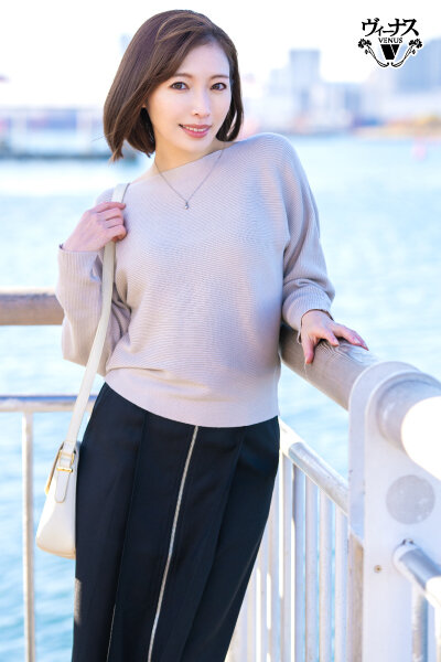 浮気妻密会デート〜欲求不満奥様の非日常性生活〜 峰玲子 画像3