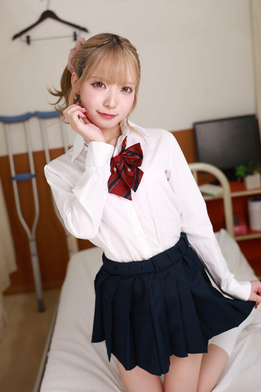 【VR】天井特化アングルVR ~病室で声我慢セックス~ 藍瀬ミナ