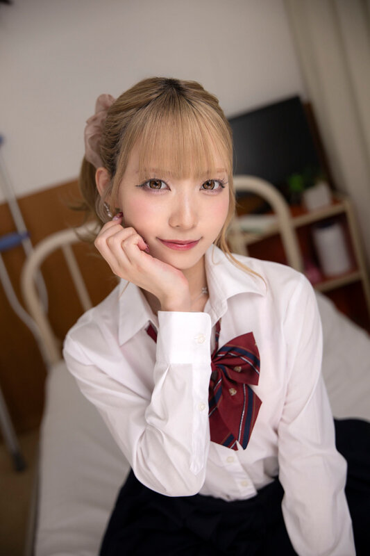 【VR】天井特化アングルVR ~病室で声我慢セックス~ 藍瀬ミナ