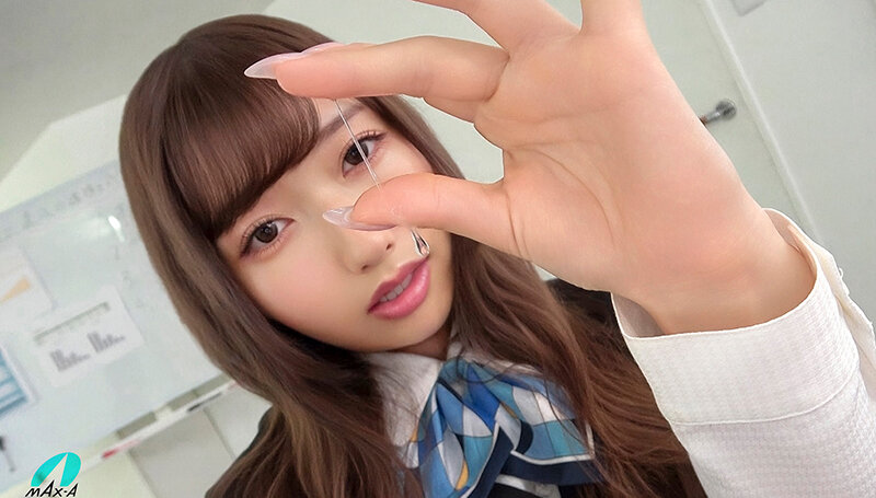 【FANZA限定】あざといだけじゃダメですか?仕事中に突然脚を絡めてくるあざかわOLとオフィスSEX 逢沢みゆ パンティとチェキセット 画像2