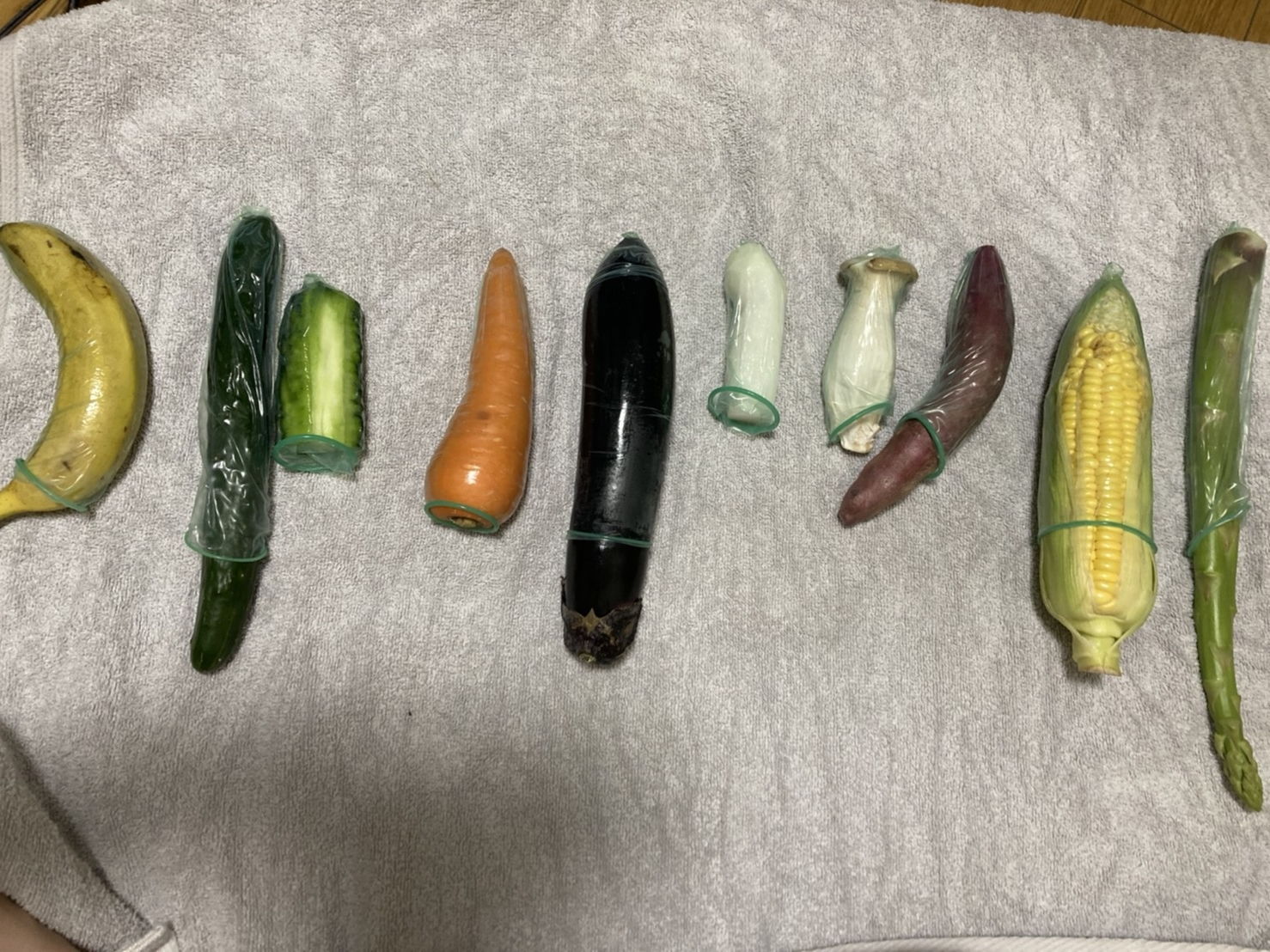 サンプル画像3:オトナの野菜生活おかわり！野菜もエチ声も潮吹きも大増量オナニー！使用済み野菜をエッチに調理！おしっこも【バイノーラル、実演音声、ASMR、フォーリーサウンド】(ぼっちえっちLAB) [d_206433]