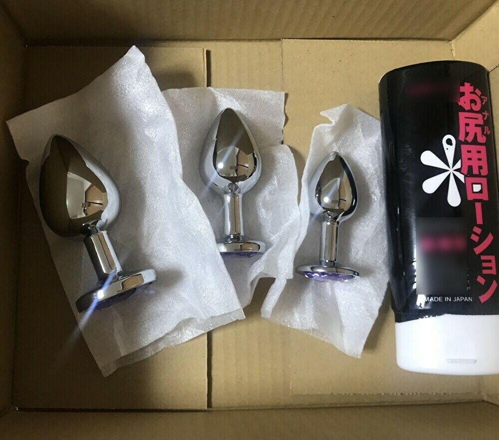 サンプル画像4:【実演アナルオナニー完全記録】現役女子大生のAmiちゃん19歳アナル拡張グッズで初めてアナルオナニー全記録〜圧倒的リアリティと静かなる緊張感の中で大人になっていく(ホワイトクラブ) [d_380275]