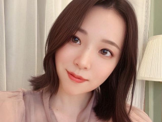 a girl from dmm-macha https://pics.dmm.co.jp/livechat/01097691/profile_l.jpg