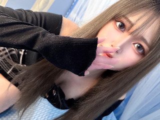 a girl from dmm-ocha https://pics.dmm.co.jp/livechat/01099764/profile_l.jpg