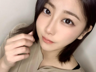 a girl from dmm-macha https://pics.dmm.co.jp/livechat/01116531/profile_l.jpg