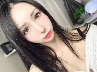 a girl from dmm-macha https://pics.dmm.co.jp/livechat/01118491/profile_l.jpg
