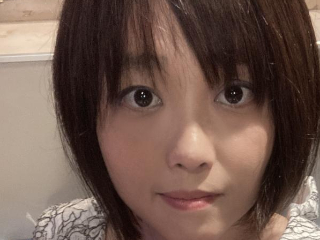 a girl from dmm-ocha https://pics.dmm.co.jp/livechat/01123277/profile_l.jpg