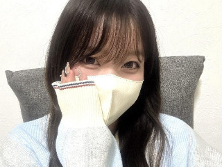 a girl from dmm-ocha https://pics.dmm.co.jp/livechat/01123675/profile_l.jpg