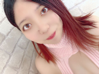 a girl from dmm-macha https://pics.dmm.co.jp/livechat/01123811/profile_l.jpg