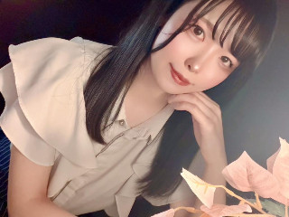 a girl from dmm-macha https://pics.dmm.co.jp/livechat/01125335/profile_l.jpg