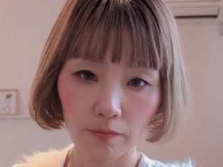 a girl from dmm-macha https://pics.dmm.co.jp/livechat/01134775/profile_l.jpg