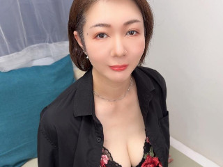 a girl from dmm-macha https://pics.dmm.co.jp/livechat/01140285/profile_l.jpg