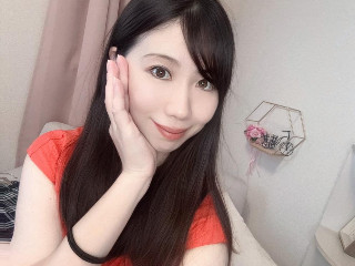 a girl from dmm-macha https://pics.dmm.co.jp/livechat/01140288/profile_l.jpg